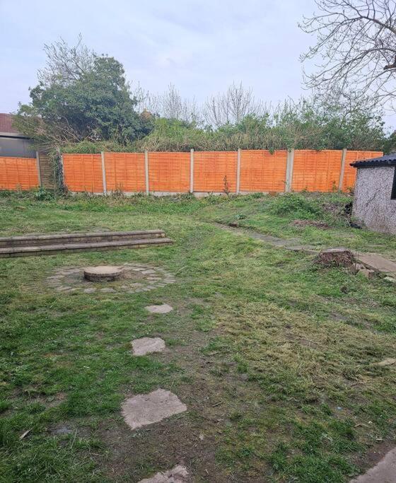 Quiet Family Home Tettenhall Εξωτερικό φωτογραφία